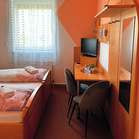 Fruehstueckspension Elena Nicoleta Caltun Fischamend Kültér fotó